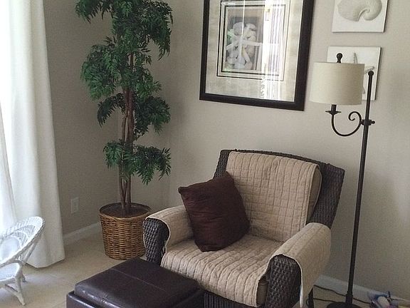 Opposite end living rm