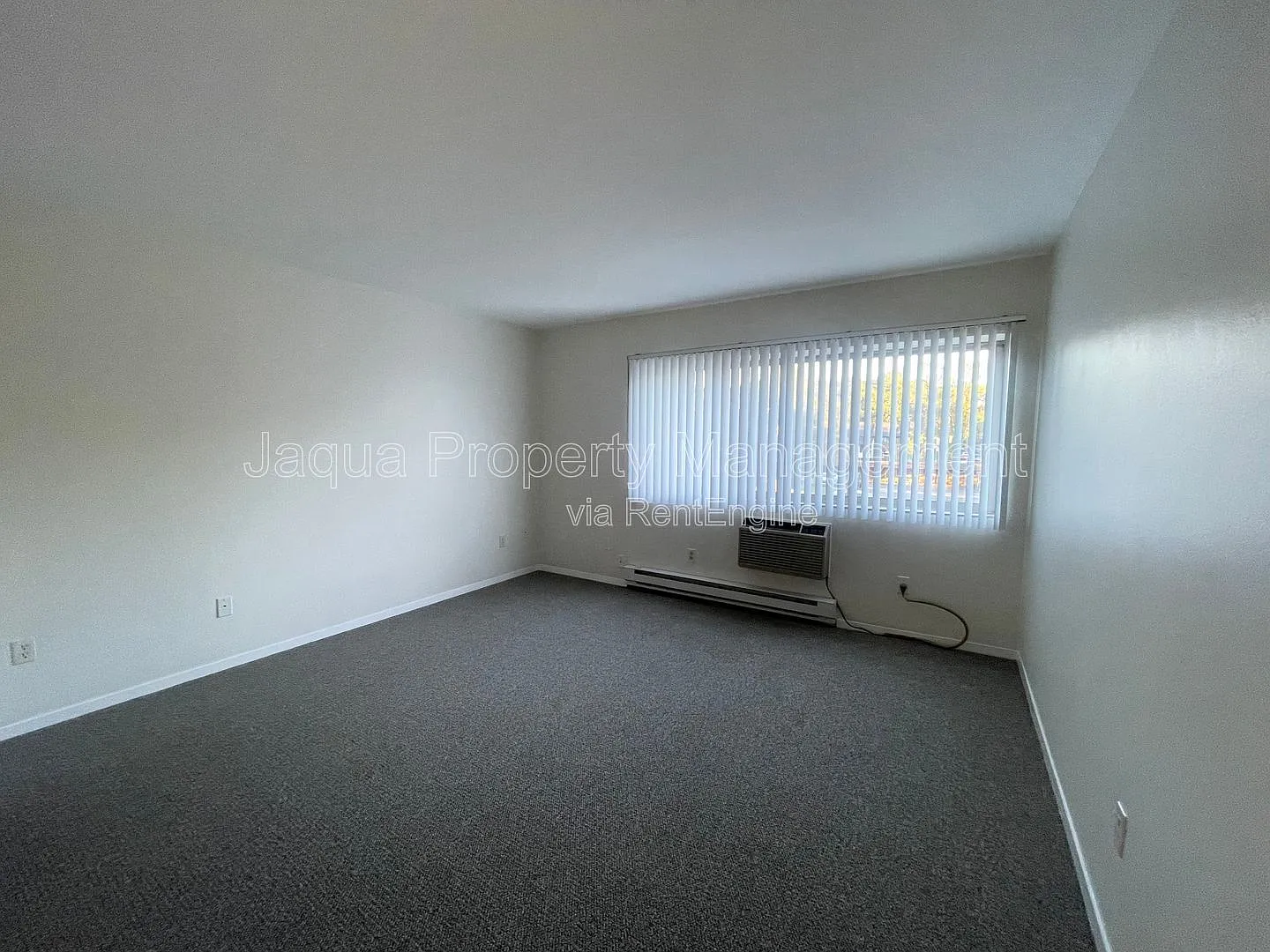 2 bed, 1.0 bath, $950 — Photo 4
