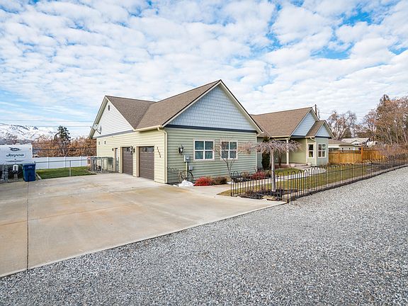 3rd image of 2406 Anita Pl