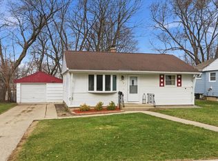 270 Ridge Ave, Crystal Lake, IL 60014