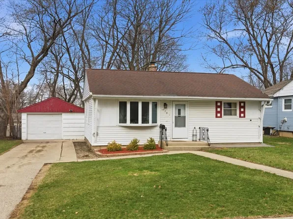 270 Ridge Ave, Crystal Lake, IL 60014