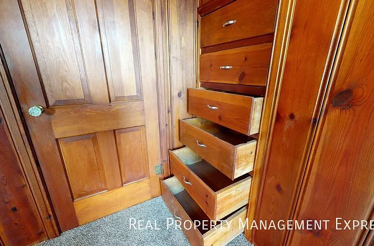 411 S Willow Ave — Photo 15
