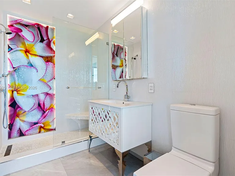 100 S Pointe Dr #2506 — Photo 21