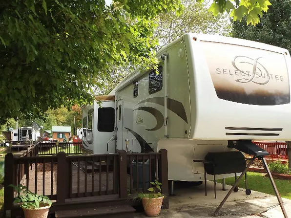 688 Vista Cir, Blairsville, GA 30512