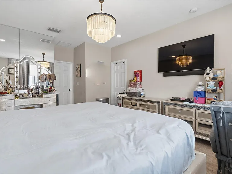 1016 NW 99th Psge — Photo 45