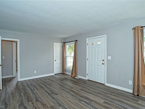 4th image of 335 E 326th St