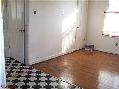 3rd image of 10148 Cabot Dr
