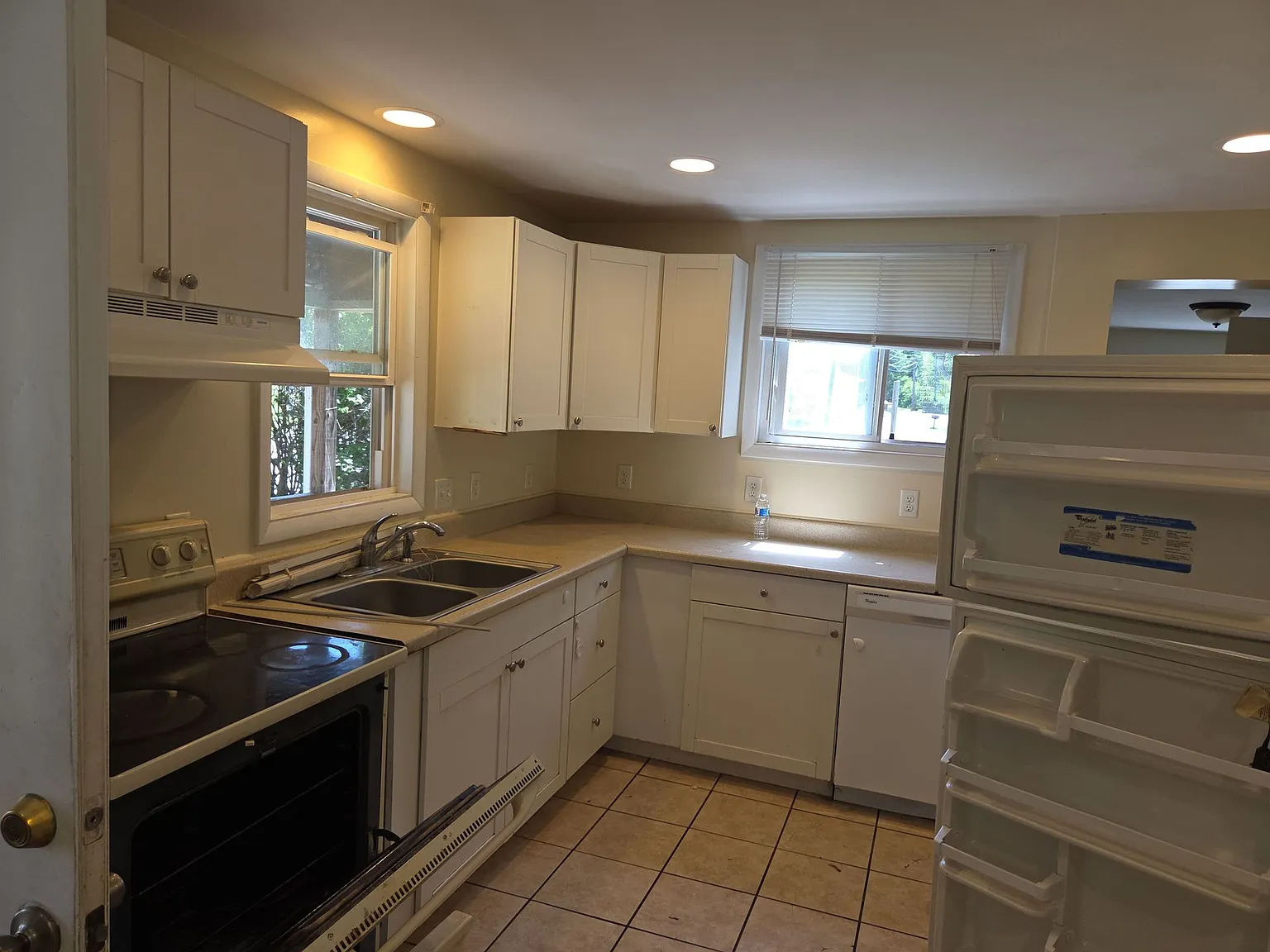 4 bed, 1.5 bath, $1,750 — Photo 2