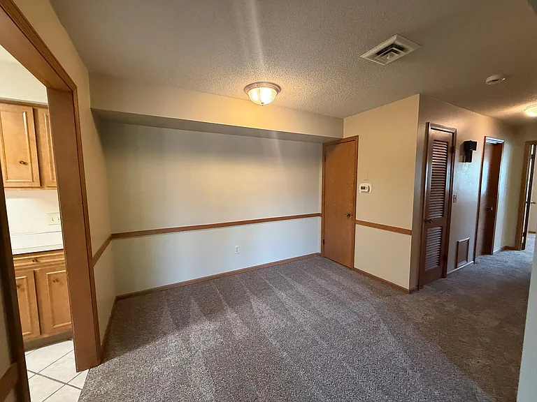 744 S Cedar St — Photo 12