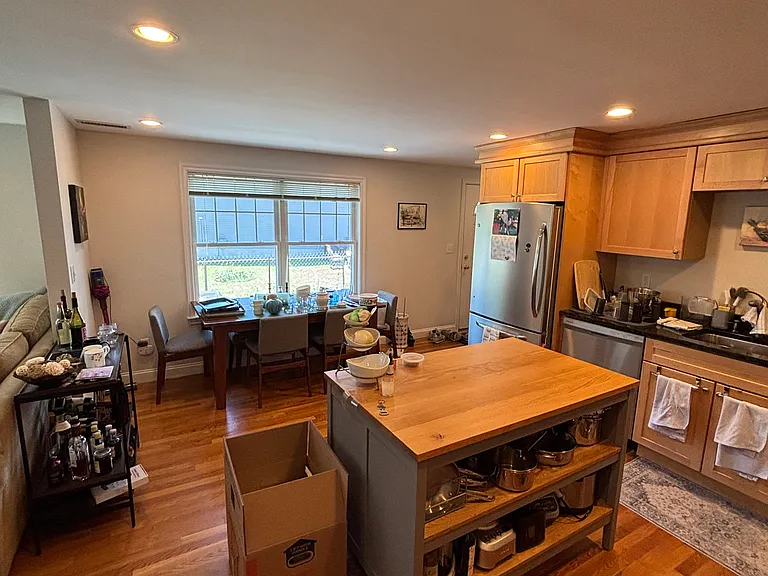453 Windsor St #1 — Photo 4