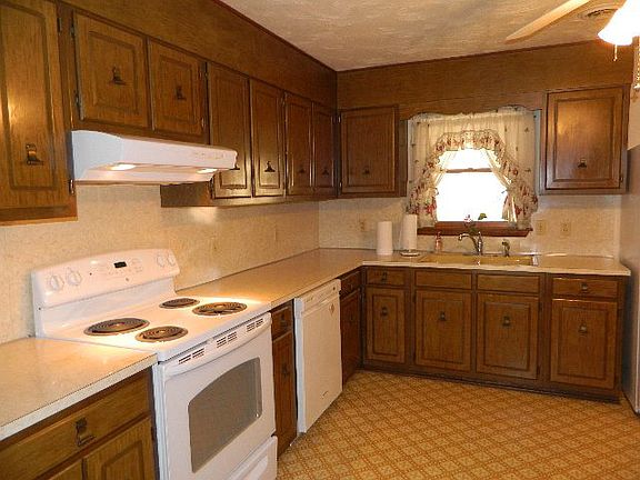 4th image of 735 Meadow Dr