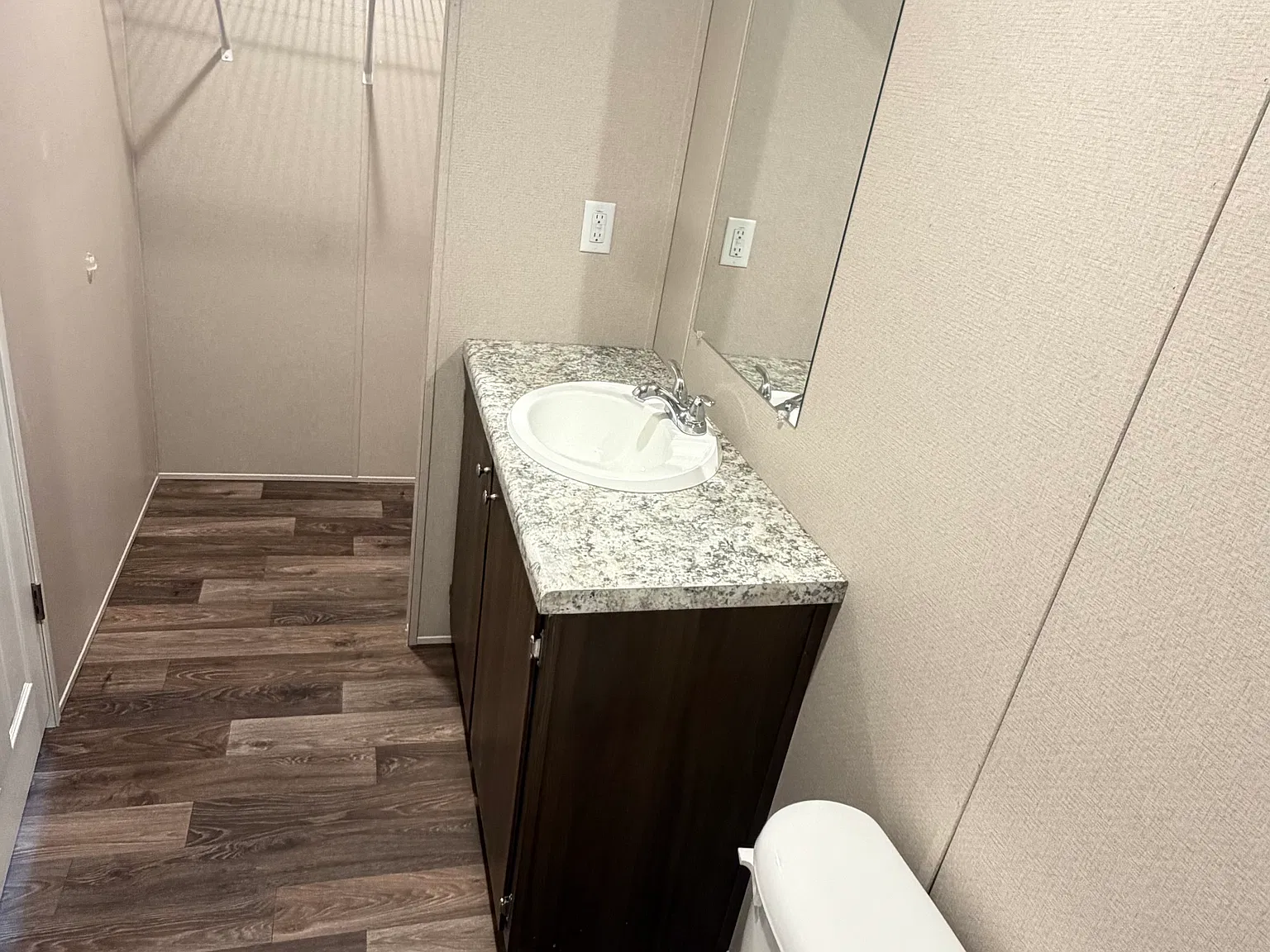 3 bed, $1,300 — Photo 3