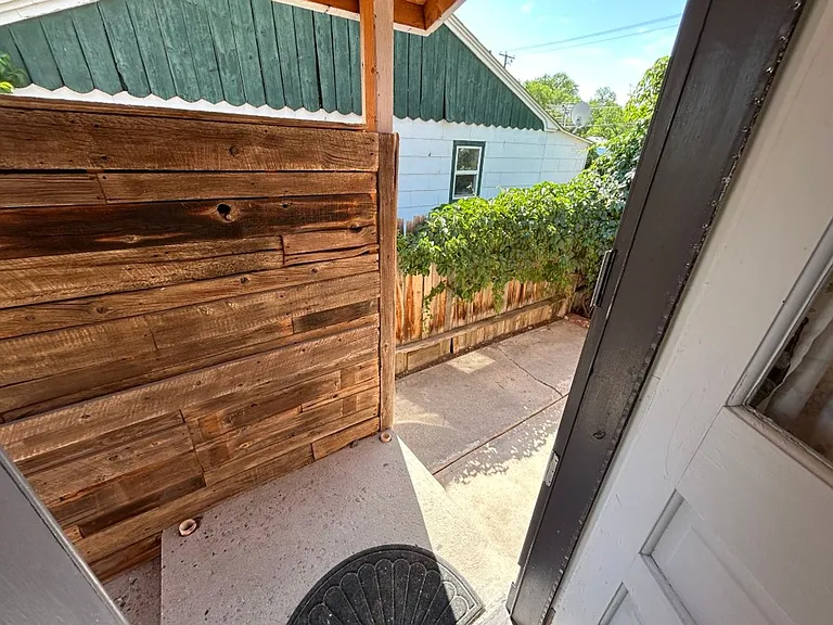 1013 E Park Ave — Photo 56