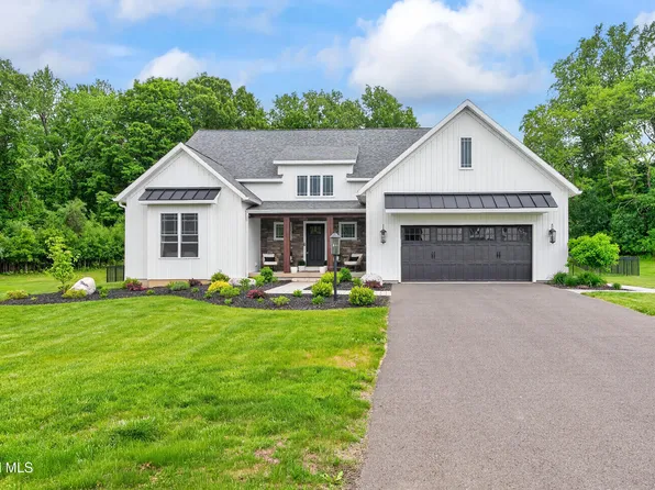 18 Bernie Loop, Troy, NY 12180