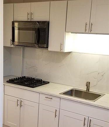 2nd image of 4461 G St #614