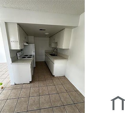 1st image of 115 W New York Ave #11