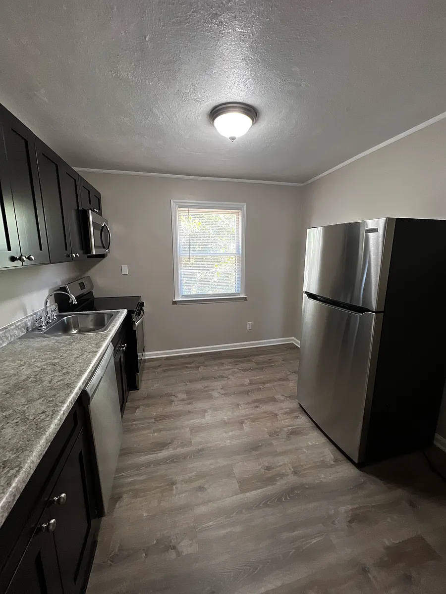 Building Photo - Holmdel Pointe