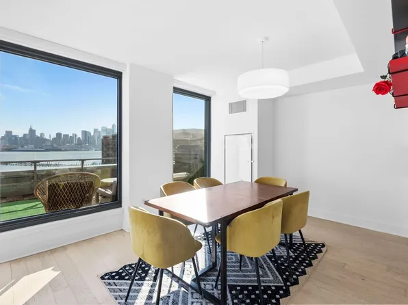 9 Avenue At Port Imperial image 7 of 27