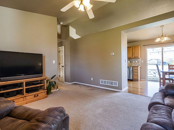 B2 - Living Room 2.jpg