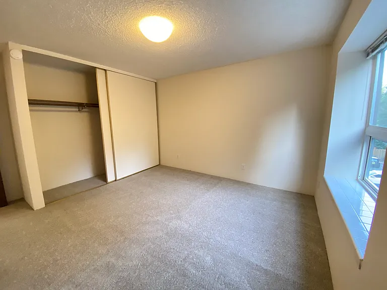 16057 NE 8th St #205 — Photo 30