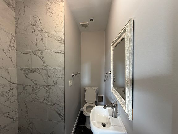 5th image of 219 Hillside Ave APT 8