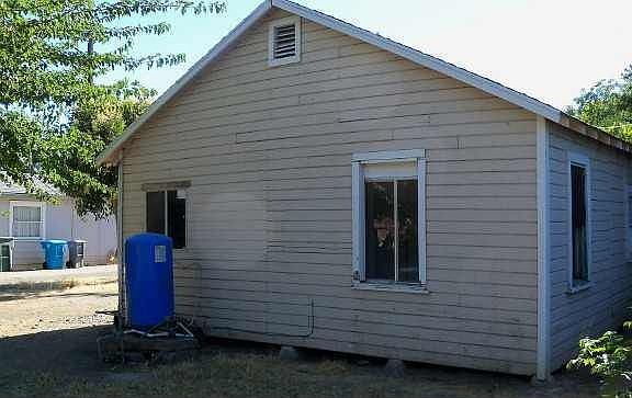 3rd image of 876 Bromley Ave