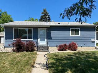 917 9th Ave NE, Aberdeen, SD 57401