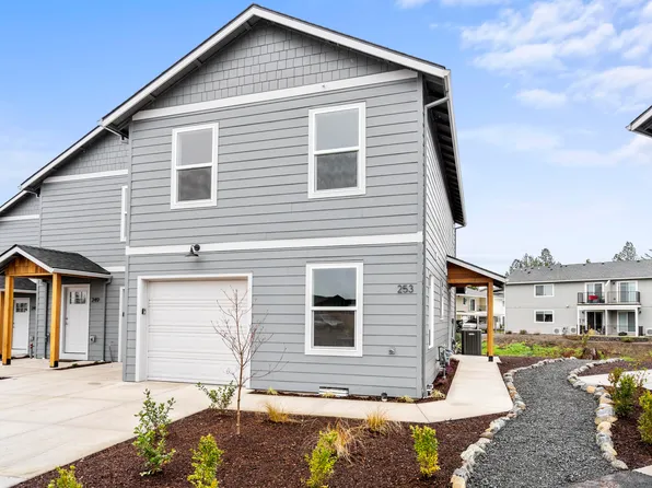 253 Dano Dr, Phoenix, OR 97535