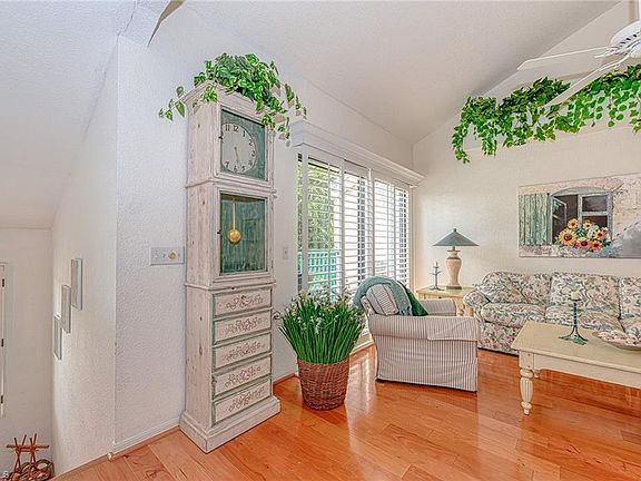 4th image of 76 Emerald Woods Dr APT L8