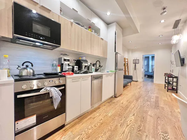 879 Cypress Avenue 1R image 1 of 7