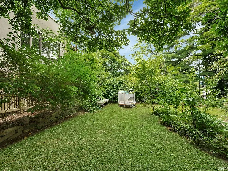 437 Warburton Ave #2 — Photo 22
