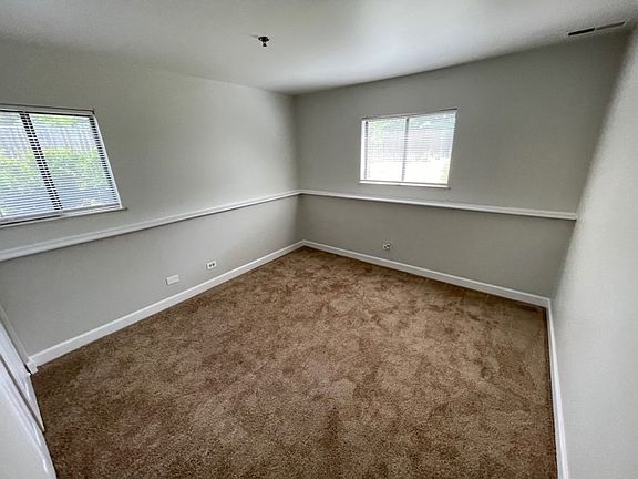 5th image of 930 W Rollins Rd APT 4