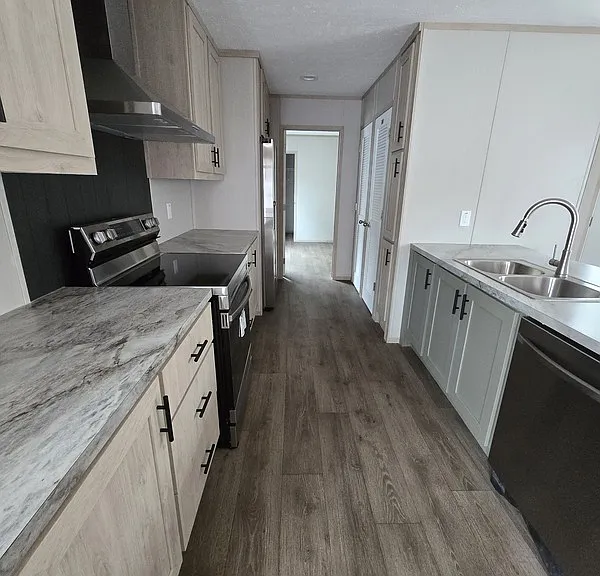 1943 Boxwood Ln — Photo 9