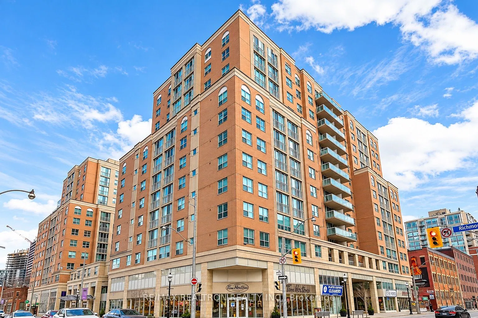2 bed, $2,375 — Photo 1