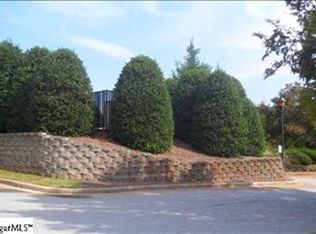 18 Cedar Rock Dr, Greer, SC 29650