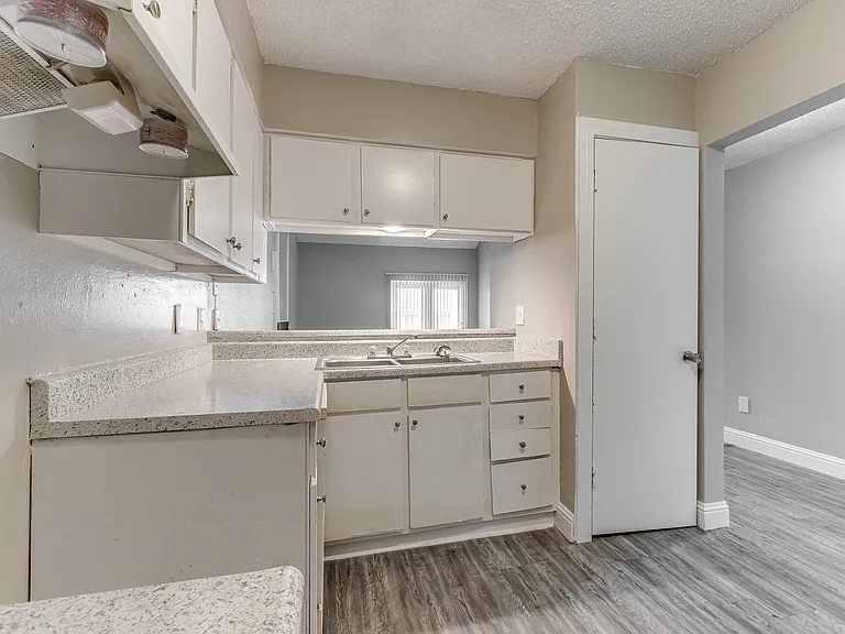 The Current Apartments — Photo 10