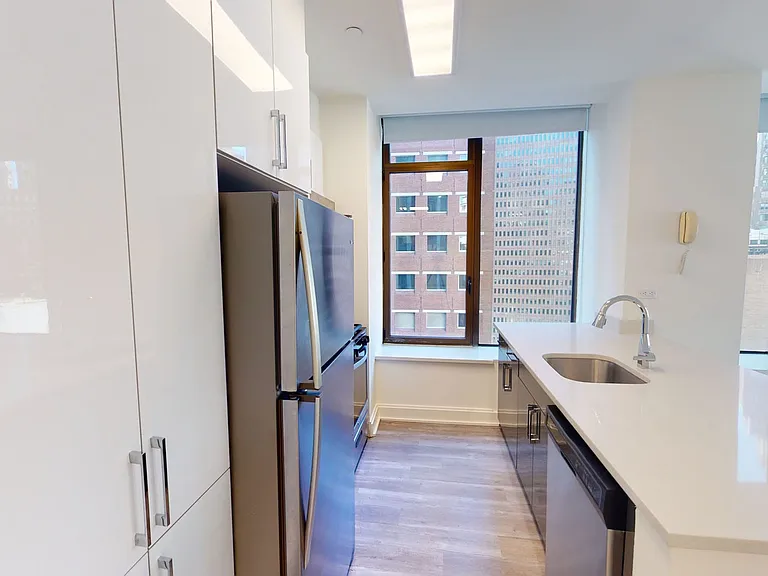10 Hanover Square — Photo 163