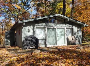 7 Maplewood Rd, Lake Harmony, PA 18624