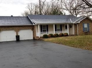 63 Lynn Lee Dr, Greensburg, KY 42743