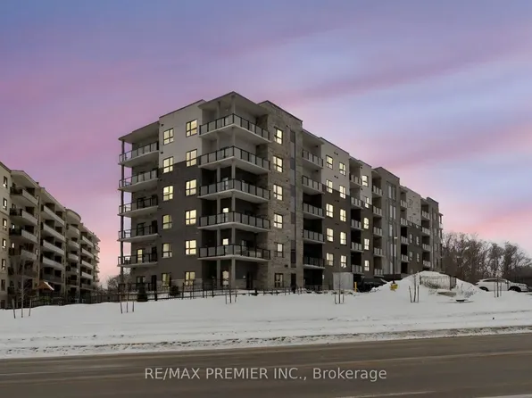 1000 Lackner Pl #215, Kitchener, ON N2A 0L9