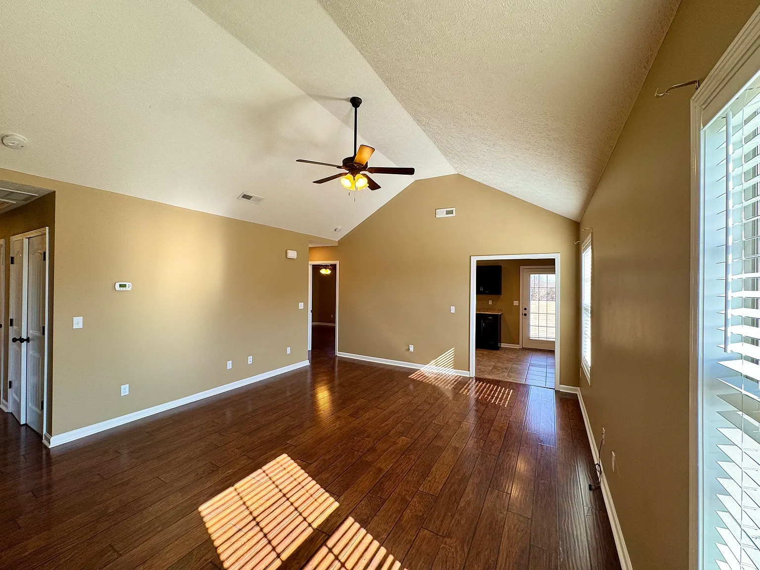 4768 Mount Zoar Latham Rd — Photo 2