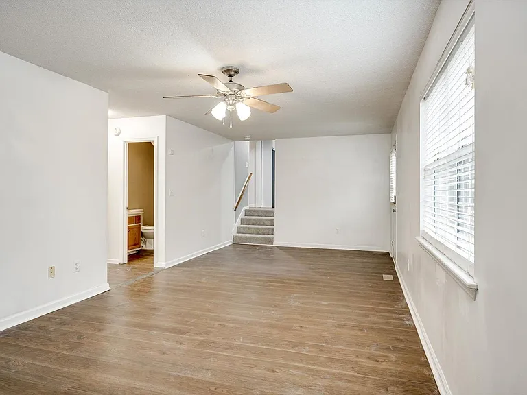 2508 Sand Ridge Ct — Photo 17