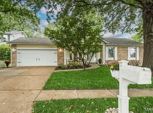 3049 Arrowhead Point Dr, Saint Louis, MO 63129