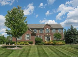 3641 Deer Springs Dr, Rochester, MI 48306