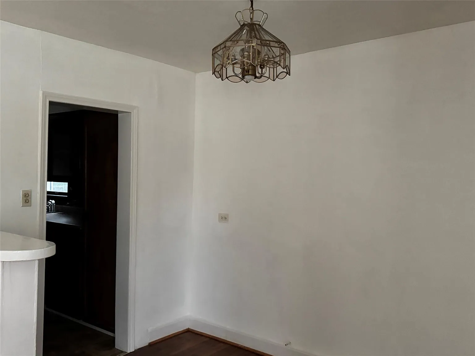 3 bed, 1.0 bath, $1,600 — Photo 4