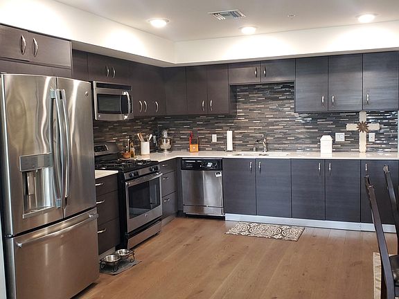 3rd image of 5818 Whitsett Ave #304