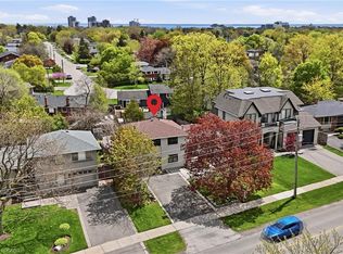 2122 Bridge Rd, Oakville, ON L6L 2G1