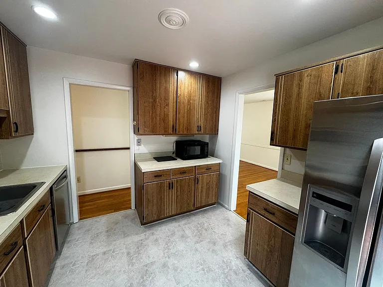 2508 Saint John Pl — Photo 42