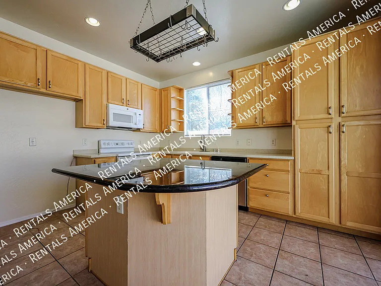 528 W Mountain Sage Dr — Photo 17