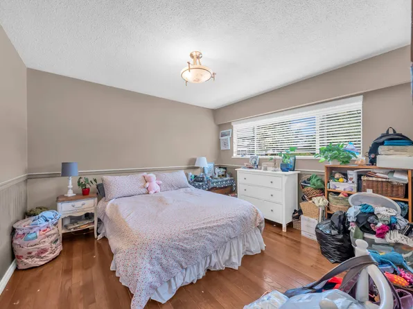 959 Caithness Cres, Pt Moody, BC V3H 1C7